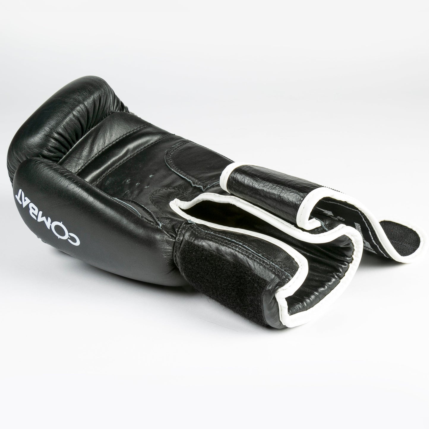 Boxing gloves combat